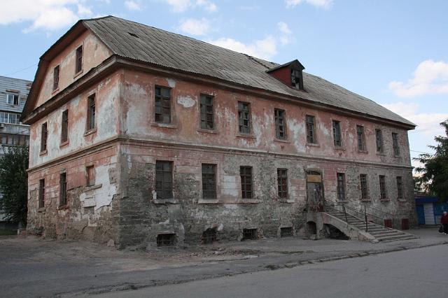 sarepta-26.jpg - Gebäude aus dem 18. und 19. Jahrhundert sind zum Teil noch zu restaurieren.